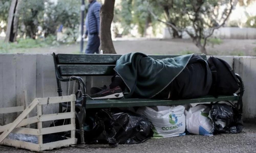 Δήμος Αθηναίων: Όλοι στους δρόμους για την προστασία των αστέγων από την κακοκαιρία